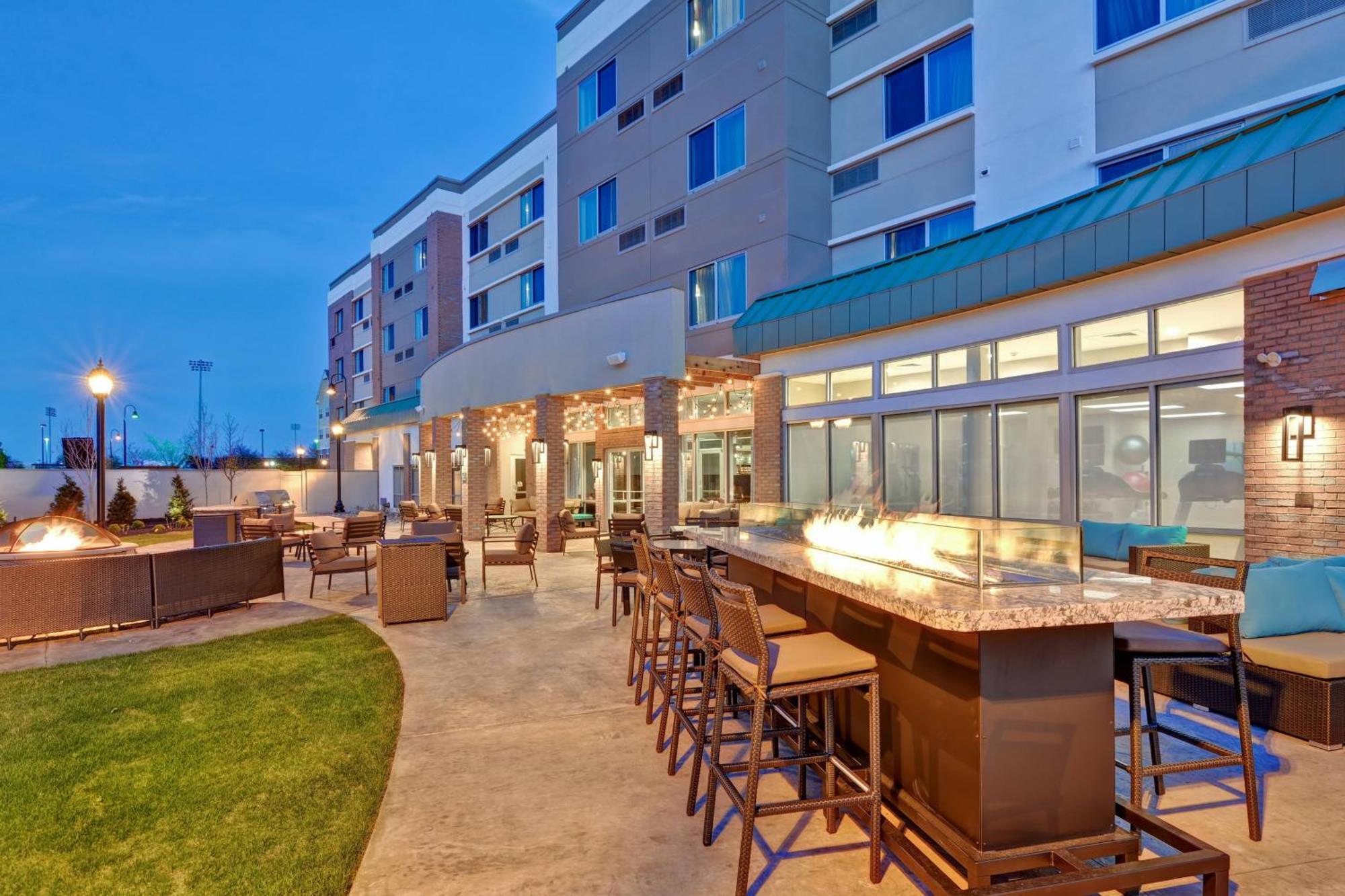 Hotel Courtyard By Marriott Long Island Islip/Courthouse Complex Central Islip Exterior foto